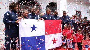 Selección de Panamá recibe la Bandera que llevará a Rusia