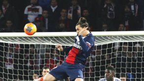 Ibra pasará exámenes médicos el viernes para conocer el alcance de su lesión