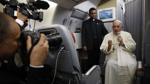 El papa Francisco dijo que también quiere visitar la capital ucraniana, Kiev, un desplazamiento que no ha sido confirmado por la Santa Sede.