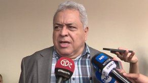 Martinelli interpondrá querella penal contra el subdirector de la PN y director de El Renacer Martinelli interpondrá querella penal contra el subdirector de la PN y director de El Renacer