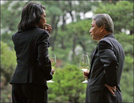 Rice pide a Corea deje todos sus programas nucleares