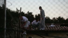 Al menos dos funcionarios muertos en motín en correccional en Guatemala