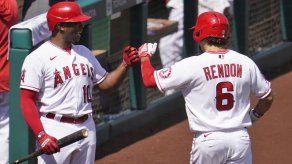 Angelinos vencen a Diamondbacks al concluir serie