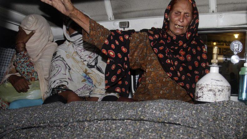 Familia lapida a embarazada en Pakistán