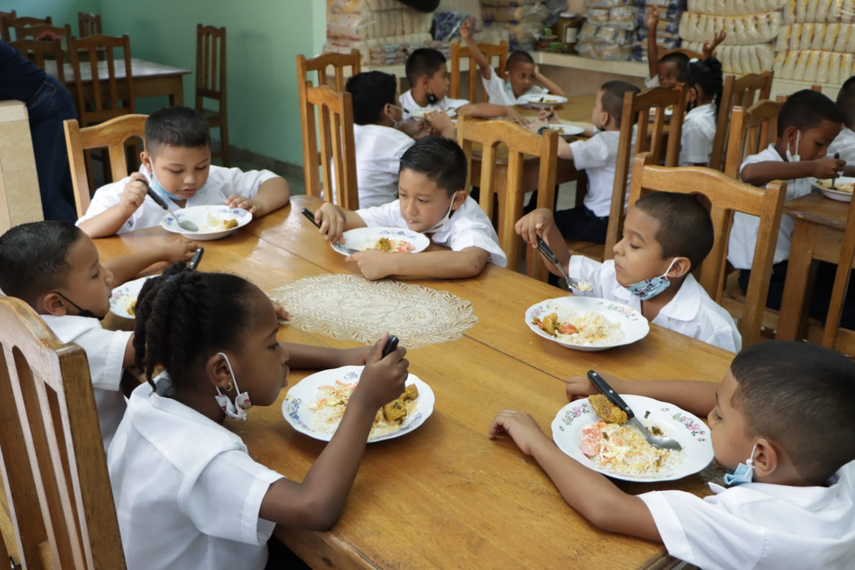 Estudiar sin hambre: ¿Cuántas escuelas tienen activa el comedor?