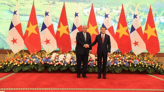 Mulino regresa con acuerdos de Vietnam