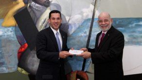 Embajadores de Venezuela y R.Dominicana entregan copia de credenciales