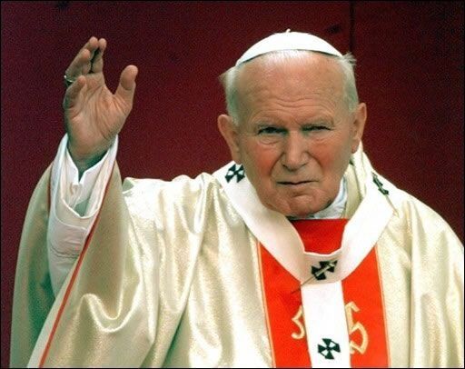 Juan Pablo II, un papa conservador, moderno e inflexible en temas morales