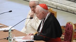 El papa Francisco inauguró la conferencia reiterando su petición a los sacerdotes a que estén cerca de Dios, sus obispos, otros sacerdotes y el pueblo de Dios.