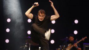 Músico surafricano Johnny Clegg muere de cáncer a los 66