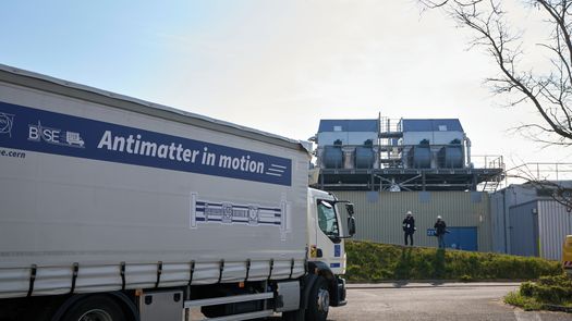 Transportan nube de antiprotones en un camión
