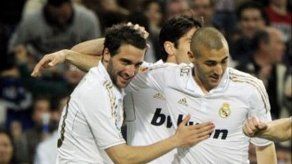 Higuaín y Benzema delanteros la próxima temporada