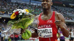 Asafa Powell para el crono en 9.87 en su última carrera antes del Mundial