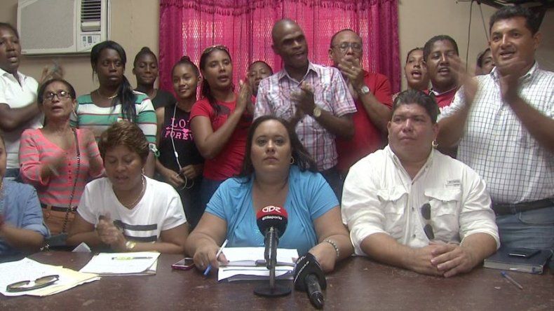 Docentes y padres de familia levantan petición por situación de escuela Rep. de Venezuela