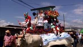 Realizan primer Desfile de Carretas para celebrar el aniversario de Las Mañanitas