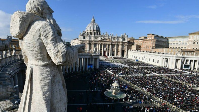 El Vaticano recuerda que los homosexuales no pueden ordenarse sacerdotes