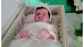 Familia denuncia engaño. Muñeca que simulaba ser la bebé fallecida