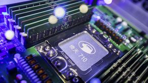 Los chips son una de las principales prioridades en la maratónica campaña del gobernante Partido Comunista para poner fin a la dependencia china de la tecnología de Estados Unidos, Japón y otros proveedores que Beijing considera posibles rivales económicos y estratégicos.&nbsp;