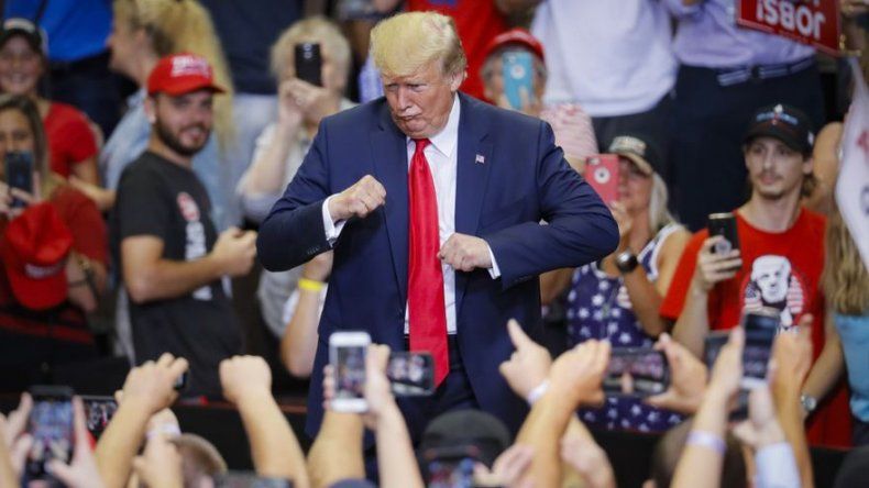 Trump ataca indirectamente a demócratas durante mitin