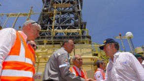 Santos visita exploración de gas de Ecopetrol y Repsol en norte de Colombia