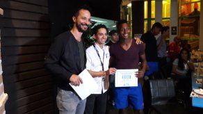 Pizzería beca a futbolistas de la Sub 17 tras caso de discriminación