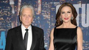 Michael Douglas se siente un afortunado por contar con Catherine Zeta-Jones