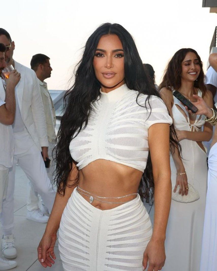 Kim Kardashian luce como una princesa en Dolce & Gabbana.