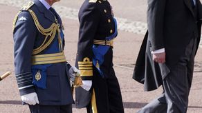 Carlos III monarca británico.