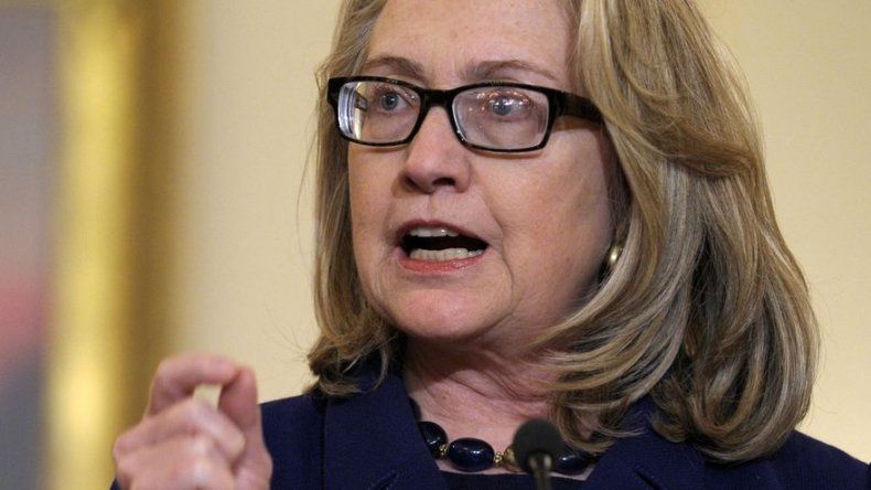 Clinton usó correo privado para recibir información secreta
