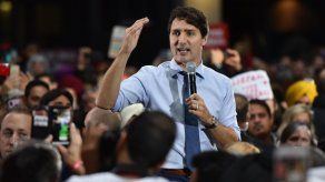 Canadá vota en ajustadas legislativas