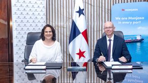 Ilya Espino de Marotta, subadministradora de la ACP y Rasmus Jacobsen, director general de Monjasa para las Américas. Ilya Espino de Marotta, subadministradora de la ACP y Rasmus Jacobsen, director general de Monjasa para las Américas.