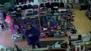 EEUU: Hombre se ve en video de intento de robo y se entrega