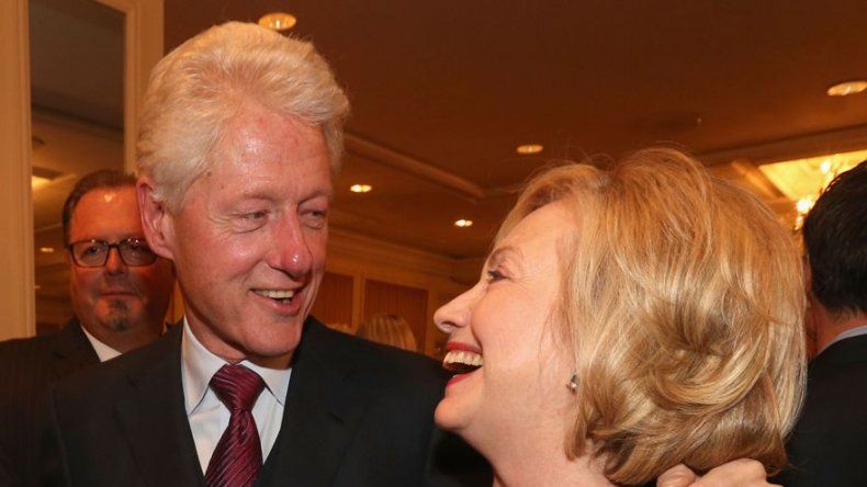 La pareja Clinton debía 12 millones de dólares al salir de la Casa Blanca