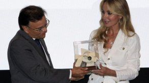 Príncipe Felipe asiste a la entrega del premio del CEAL al grupo FCC