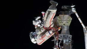 Cosmonauta ruso regresa a Tierra tras batir récord de permanencia en espacio