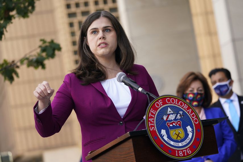 Los riesgos potenciales presentados por ataques internos van desde otorgar acceso no autorizado a información delicada hasta plantar malware en sistemas electorales.