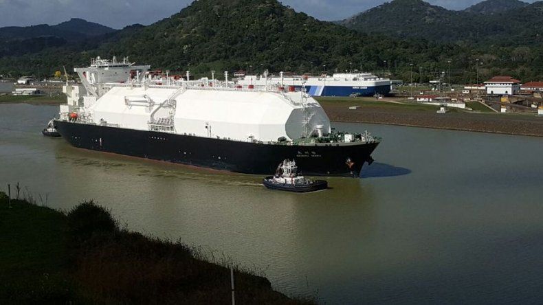 Buque Seishu Maru, el más ancho que ha transitado por las esclusas del Canal