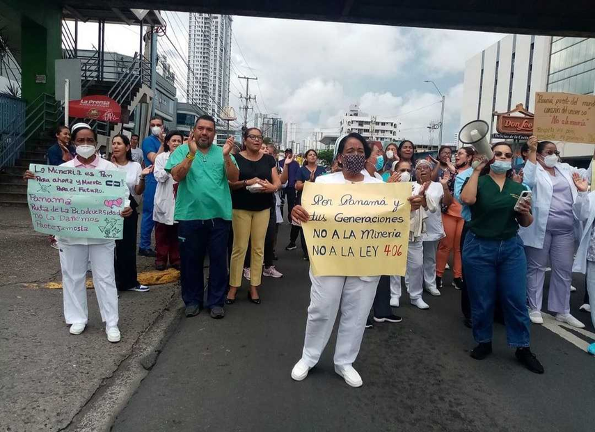 Paro de docentes médicos de la CSS.