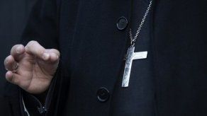Expulsan a jesuita chileno por abusos y piden a Vaticano su despido como cura