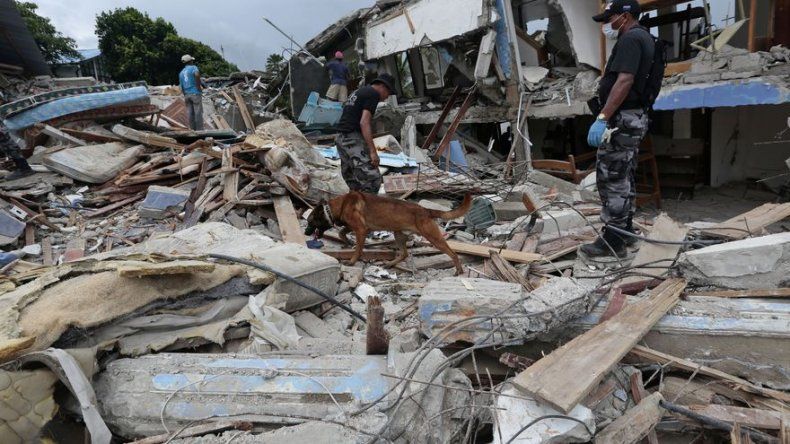 Ecuador pone a la venta hidroeléctrica para enfrentar secuelas de terremoto