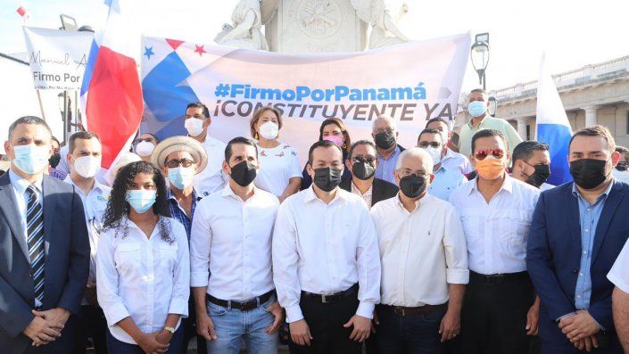 Este movimiento reúne, entre otros, a los presidentes de los partidos opositores Cambio Democrático (CD), Rómulo Roux, y del Partido Panameñista (PPa), José Blandón, y al Colegio Nacional de Abogados, liderado por Juan Carlos Araúz. Este movimiento reúne, entre otros, a los presidentes de los partidos opositores Cambio Democrático (CD), Rómulo Roux, y del Partido Panameñista (PPa), José Blandón, y al Colegio Nacional de Abogados, liderado por Juan Carlos Araúz.