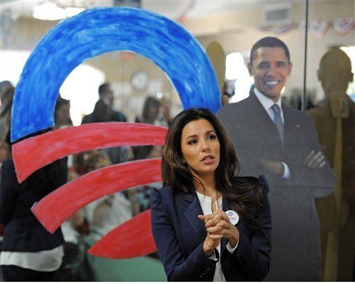 Mayoría de artistas hispanos apoya a Obama