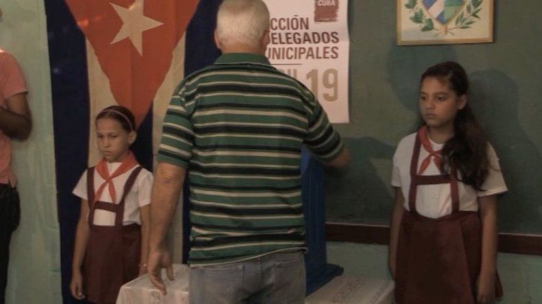 Cuba: Inician comicios municipales con candidatos disidentes