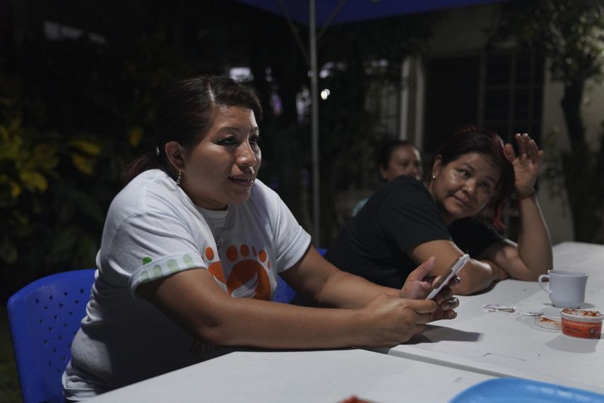 Activistas a favor del derecho al aborto dicen que la ley ha dado paso a numerosas violaciones de los derechos humanos y debería servir como advertencia a lo que puede suceder en Estados Unidos.