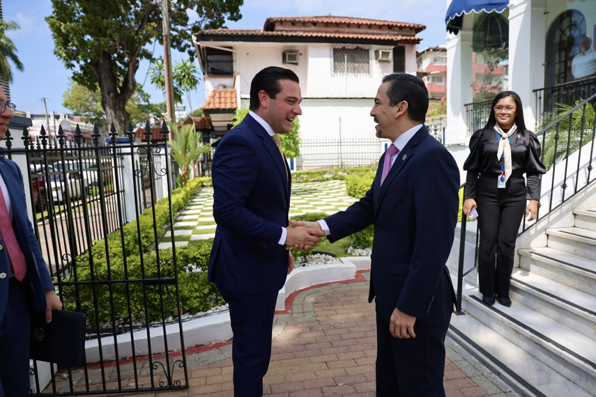 Embajador de Estados Unidos se reunie con el procurador de la Nación.