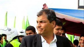 Tres encuestas dan ganador a Correa en primera vuelta en Ecuador