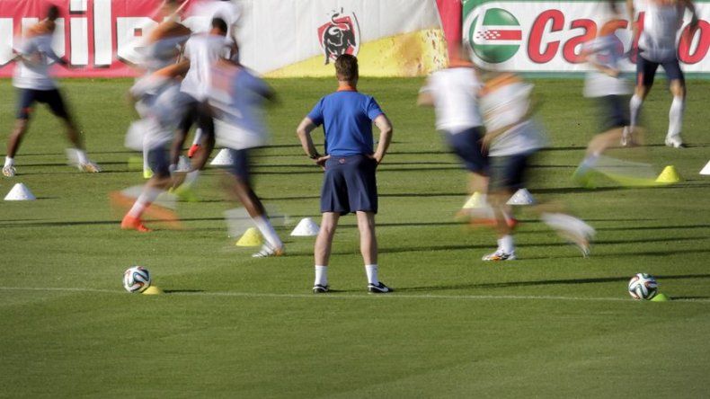 No somos un equipo fantástico, dice Van Gaal