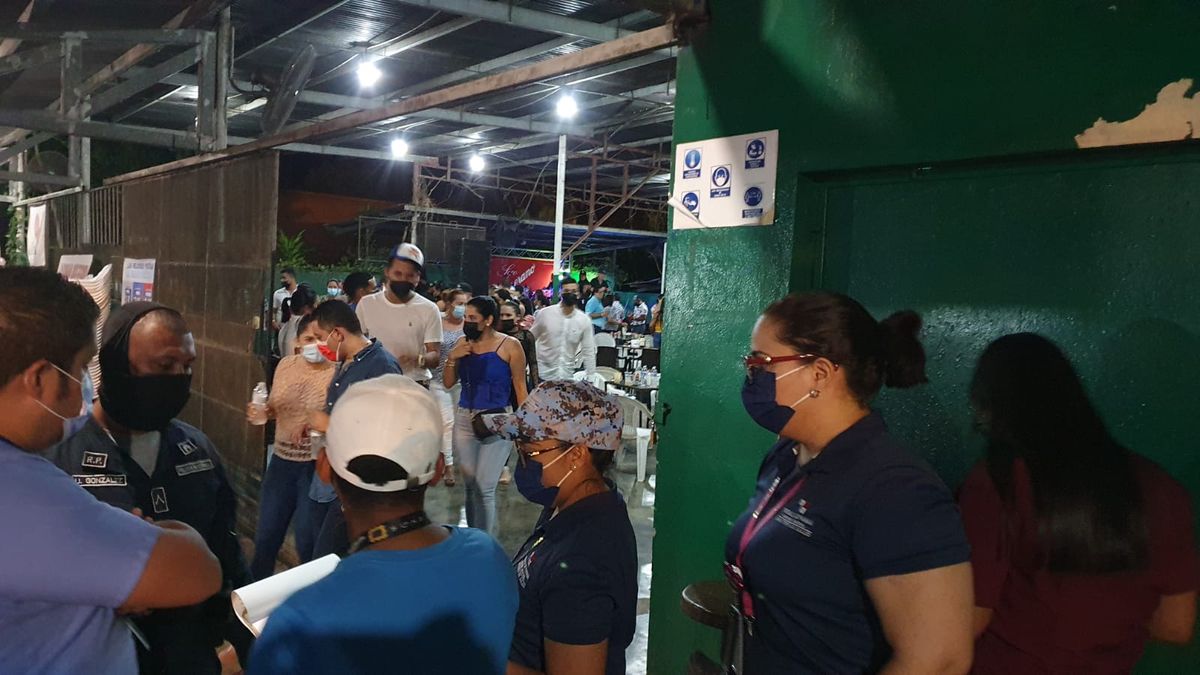 Autoridades expulsan actividad bailable en Chiriquí por violar bioseguridad