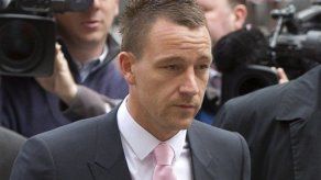 Cole defiende a Terry en juicio por racismo