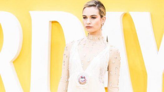 Lily James prepara su debut como cantante